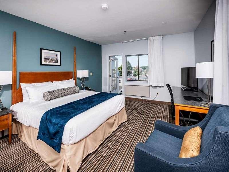 Rockland Harbor Hotel Room photo